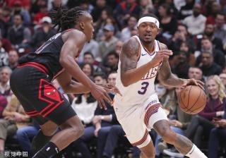 NBA战报：马克西35分，埃奇库姆绝杀，76人99-98险胜勇士（NBA快讯：马克西轰35分，埃奇库姆压哨制胜，76人99-98险挫勇士）