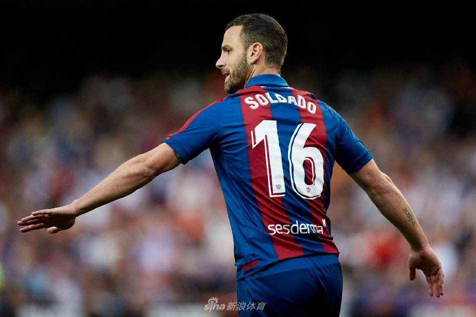 艾维：远离赛场11个月太过漫长 重新回归与队友并肩作战感觉不同（艾维感慨：离开赛场11个月太漫长，回归后与队友并肩作战的感觉已不同）